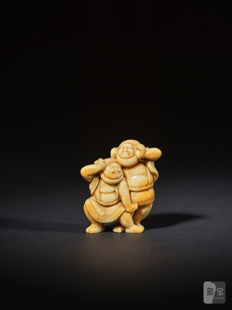 象牙彫根付 東海道荷運男 無銘 18世紀後期/19世紀前期 | NETSUKE EN IVOIRE REPRÉSENTANT DEUX PORTEURS DE LA ROUTE DU TOKKAIDO (KUMOSUKE) - 图5